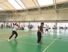 MK-羽毛球赛场再起风云：徽州鲨队队守住胜果胶东独角兽队，脚步移动更到位争冠格局再洗牌的简单介绍