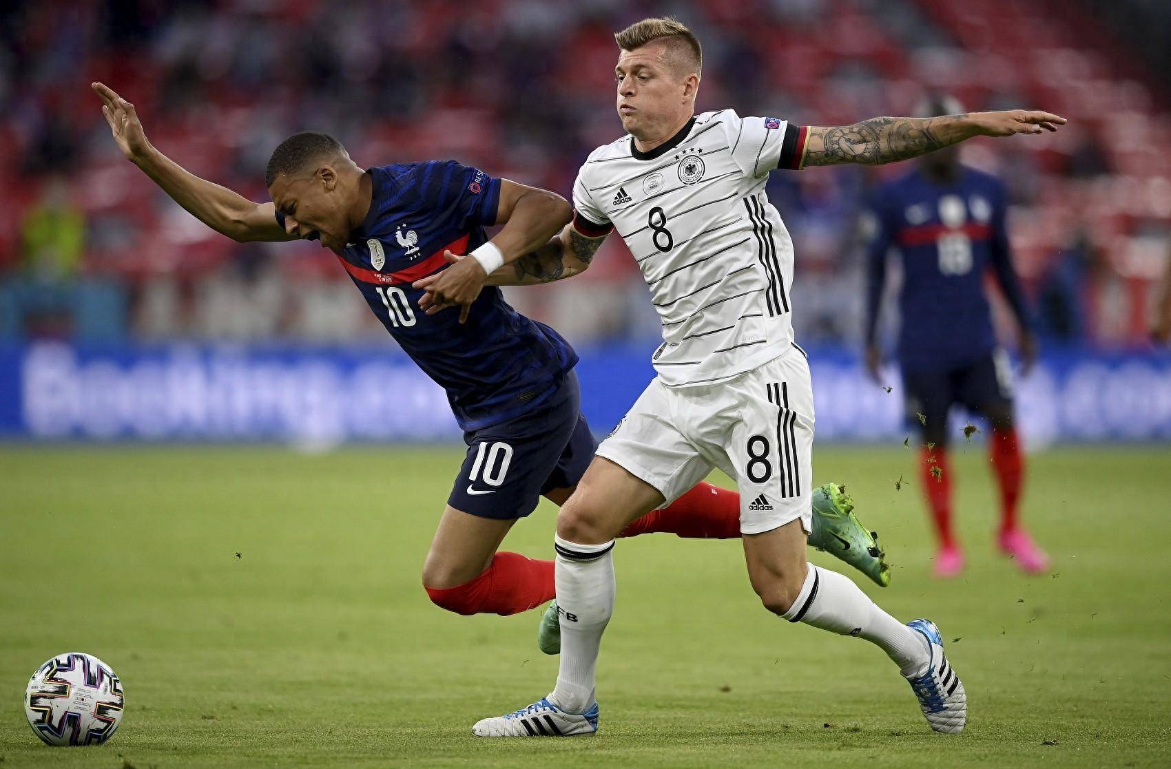 MK体育-姆巴佩在德国队比赛中关键助攻，比分优势明显引发热议！的简单介绍